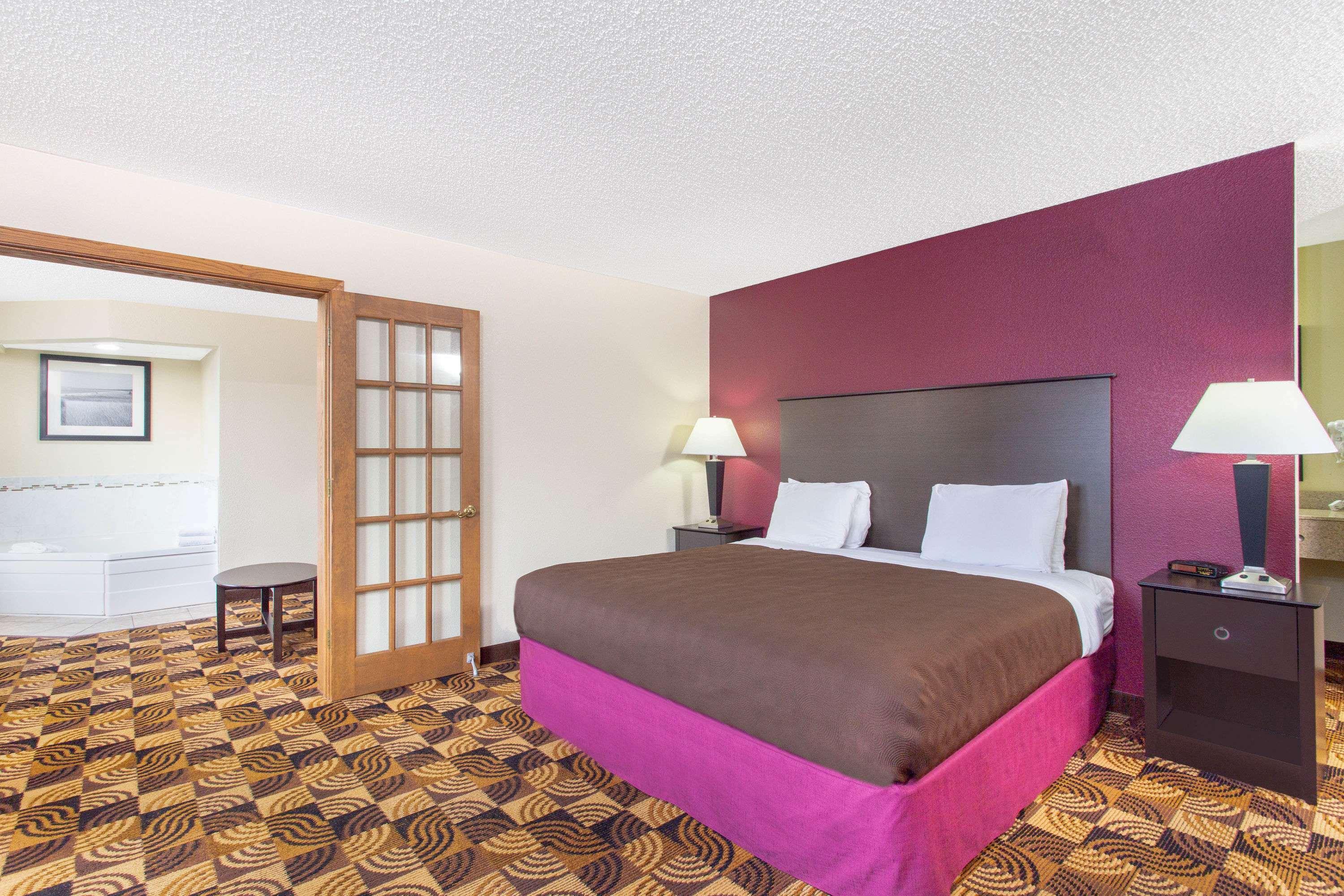 Americinn By Wyndham Elkhorn Near Lake Geneva Exterior photo