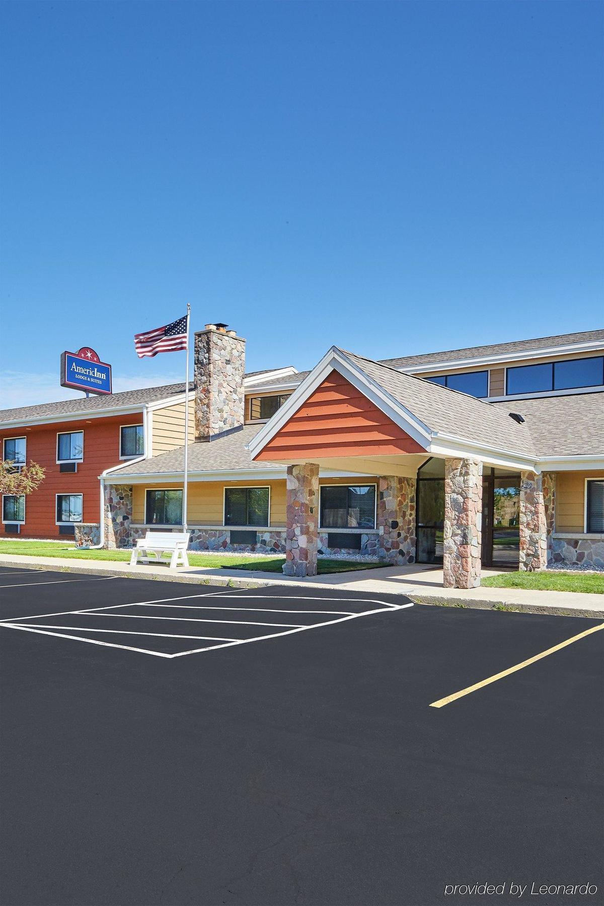 Americinn By Wyndham Elkhorn Near Lake Geneva Exterior photo