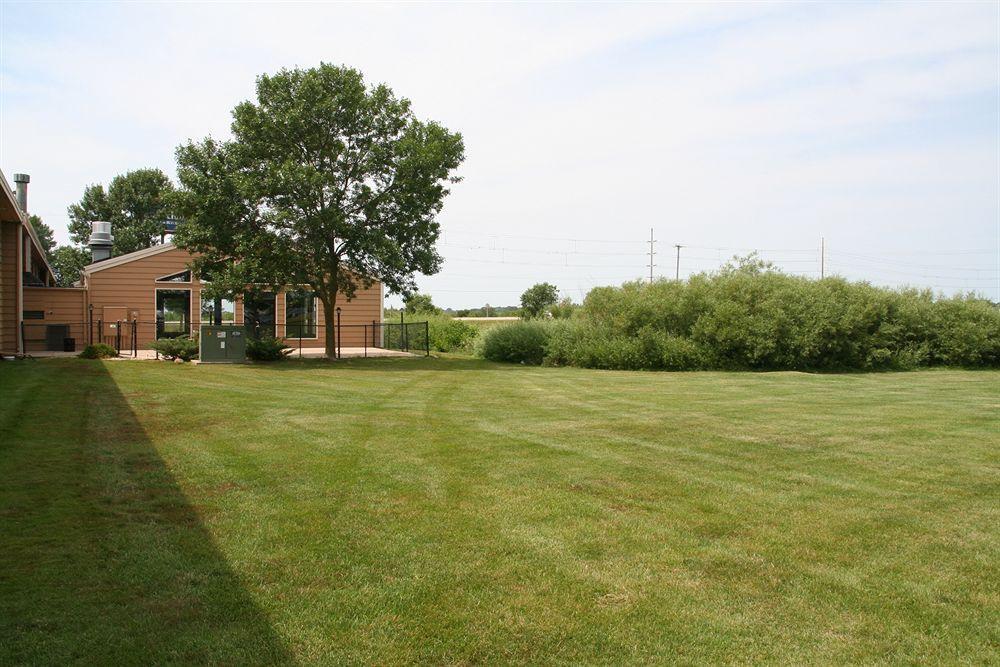 Americinn By Wyndham Elkhorn Near Lake Geneva Exterior photo