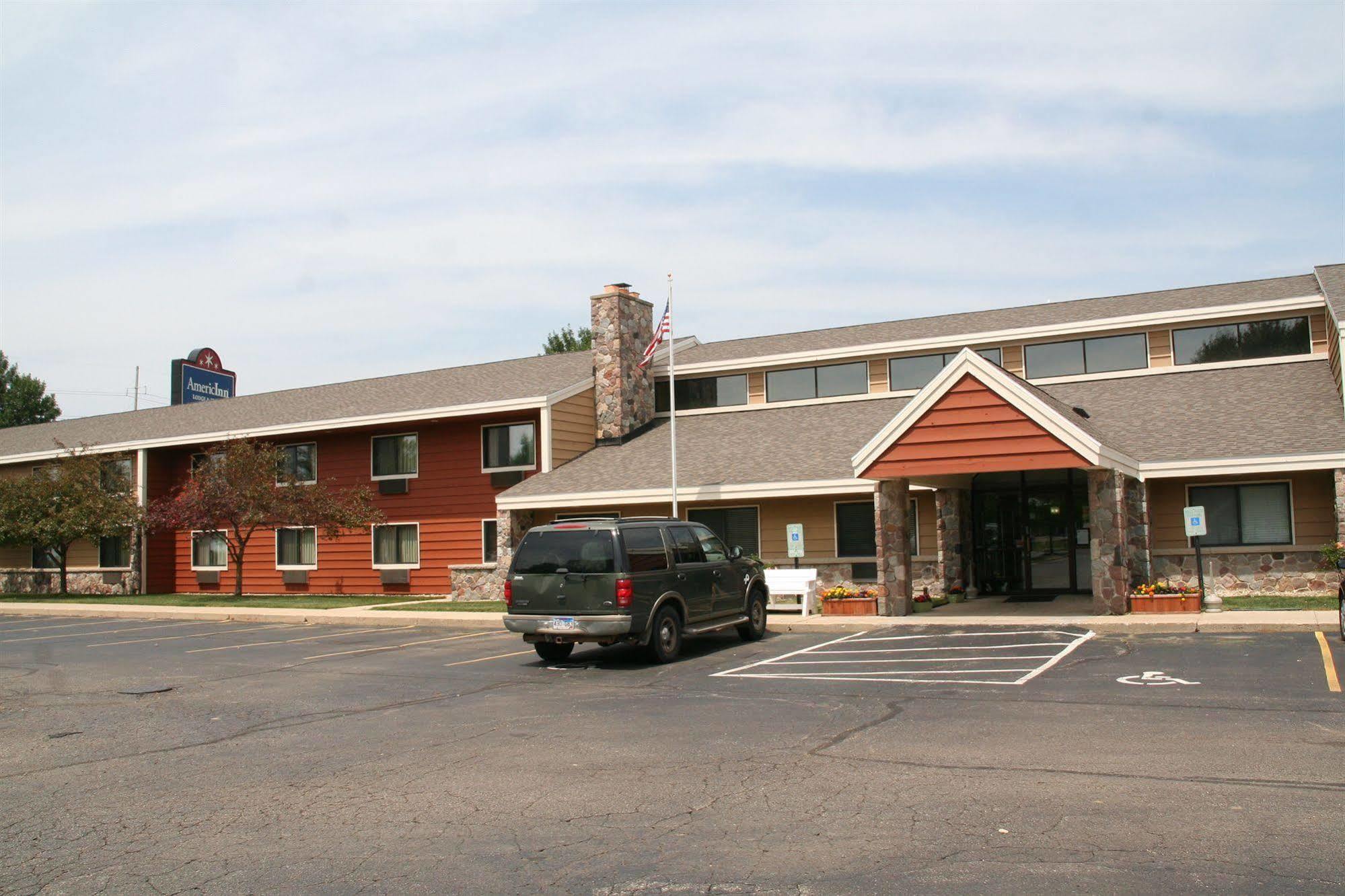 Americinn By Wyndham Elkhorn Near Lake Geneva Exterior photo